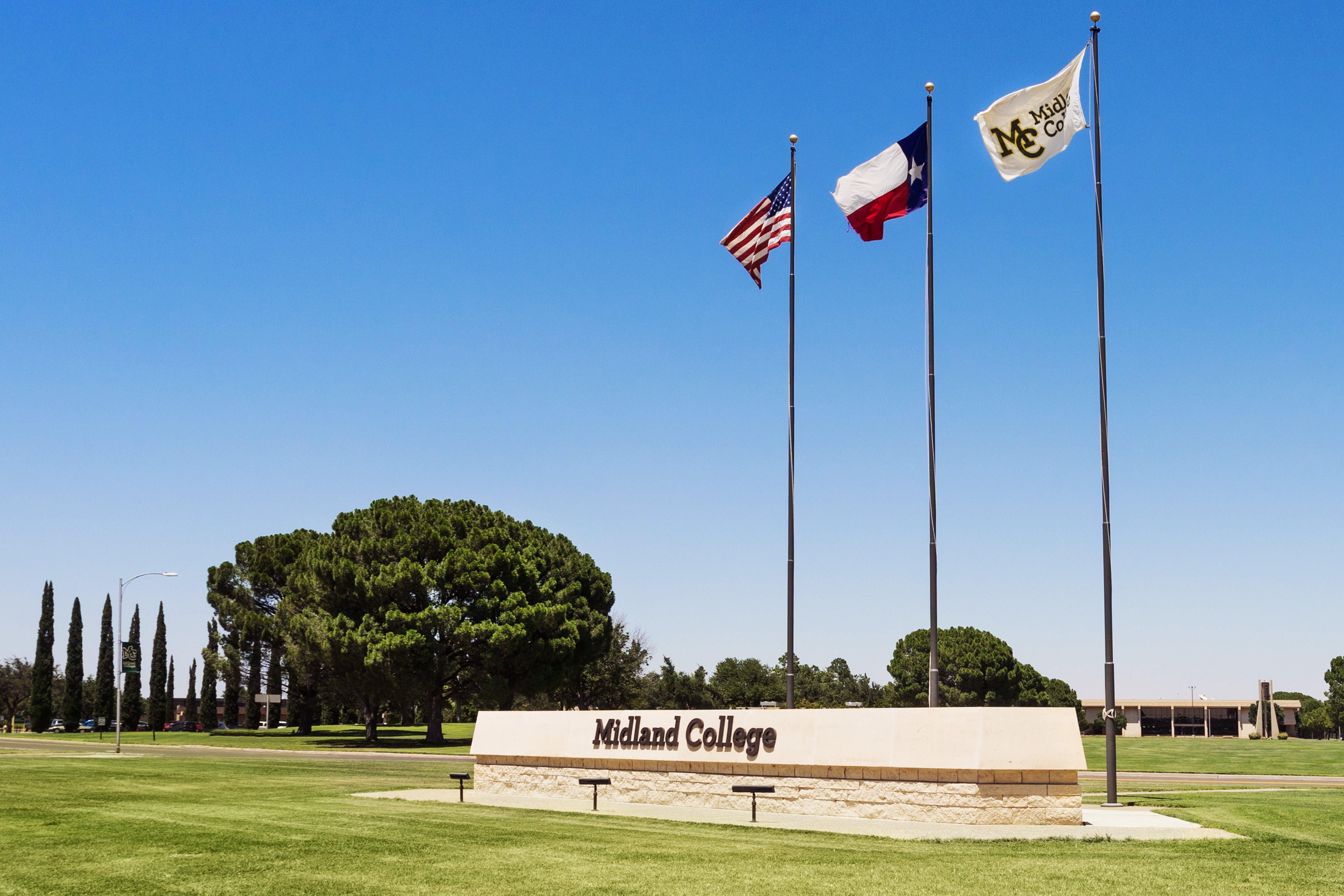Holiday Inn Express & Suites Midland Loop 250 By Ihg Bagian luar foto
