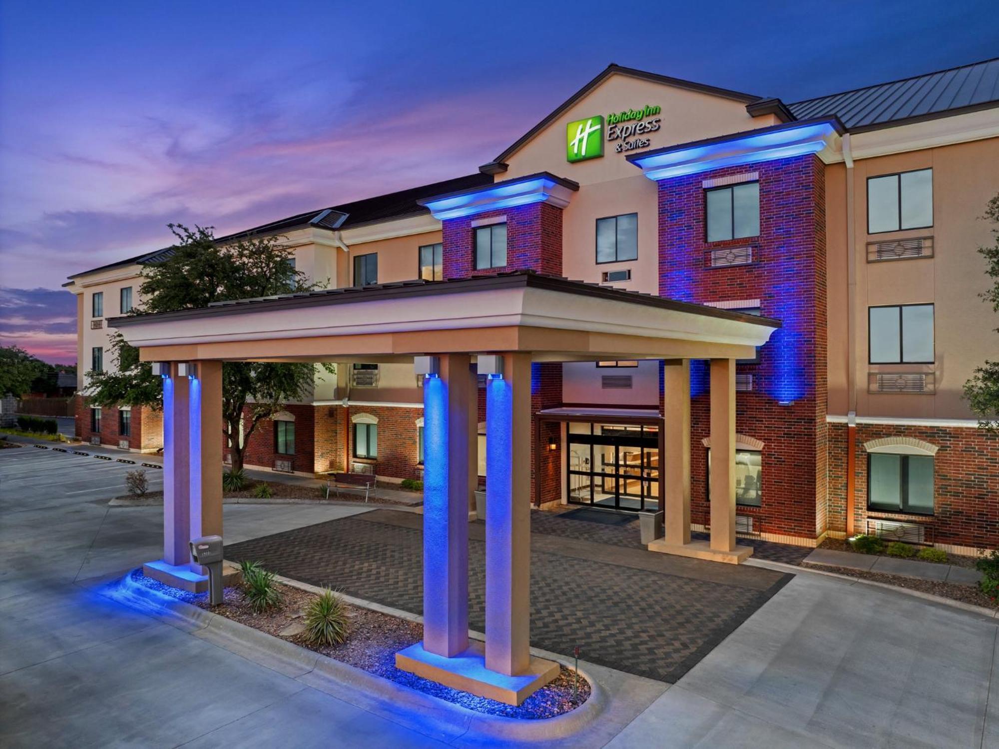 Holiday Inn Express & Suites Midland Loop 250 By Ihg Bagian luar foto