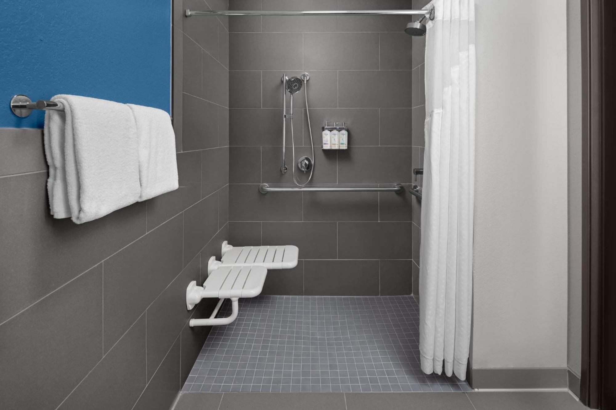 Holiday Inn Express & Suites Midland Loop 250 By Ihg Bagian luar foto
